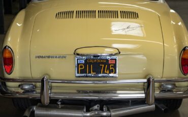 Volkswagen-Karmann-Ghia-1964-2-Door-Coupe-18