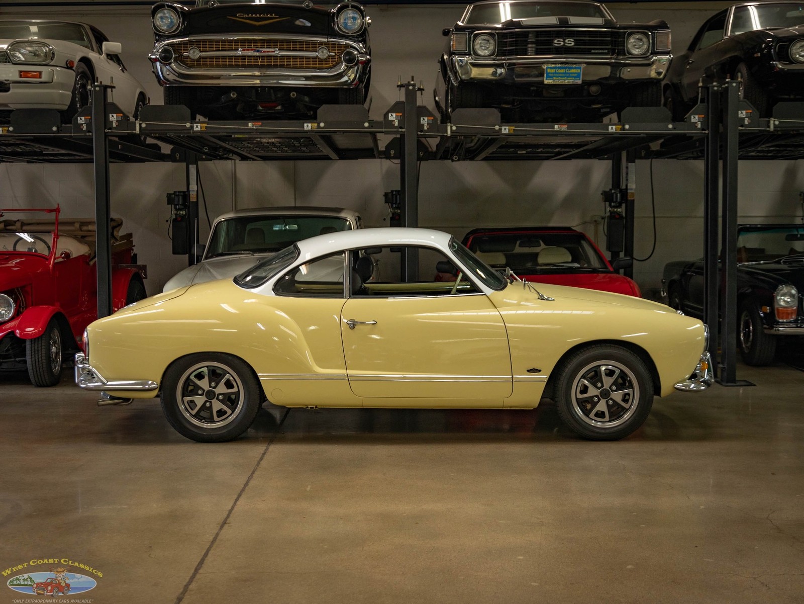 Volkswagen-Karmann-Ghia-1964-2-Door-Coupe-2