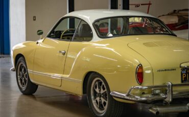 Volkswagen-Karmann-Ghia-1964-2-Door-Coupe-21