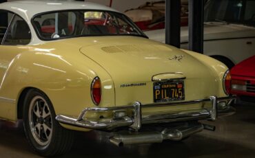 Volkswagen-Karmann-Ghia-1964-2-Door-Coupe-22