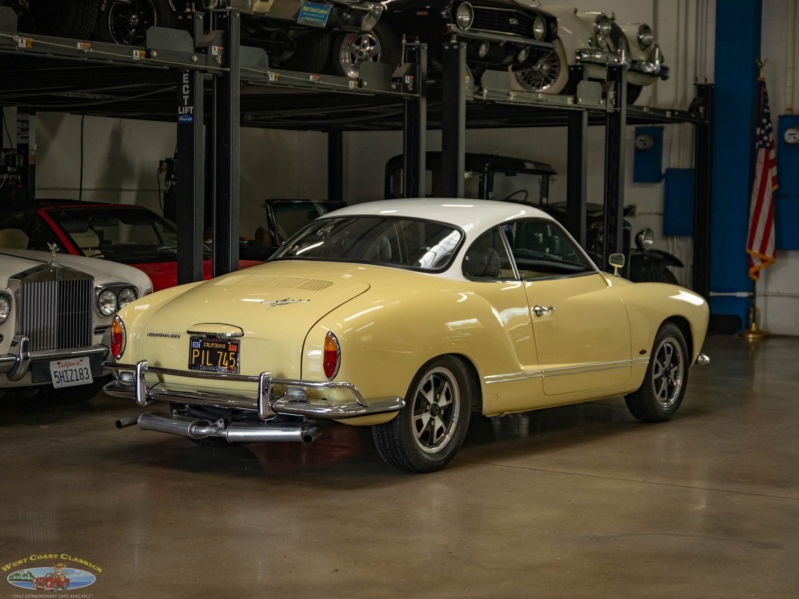 Volkswagen-Karmann-Ghia-1964-2-Door-Coupe-23