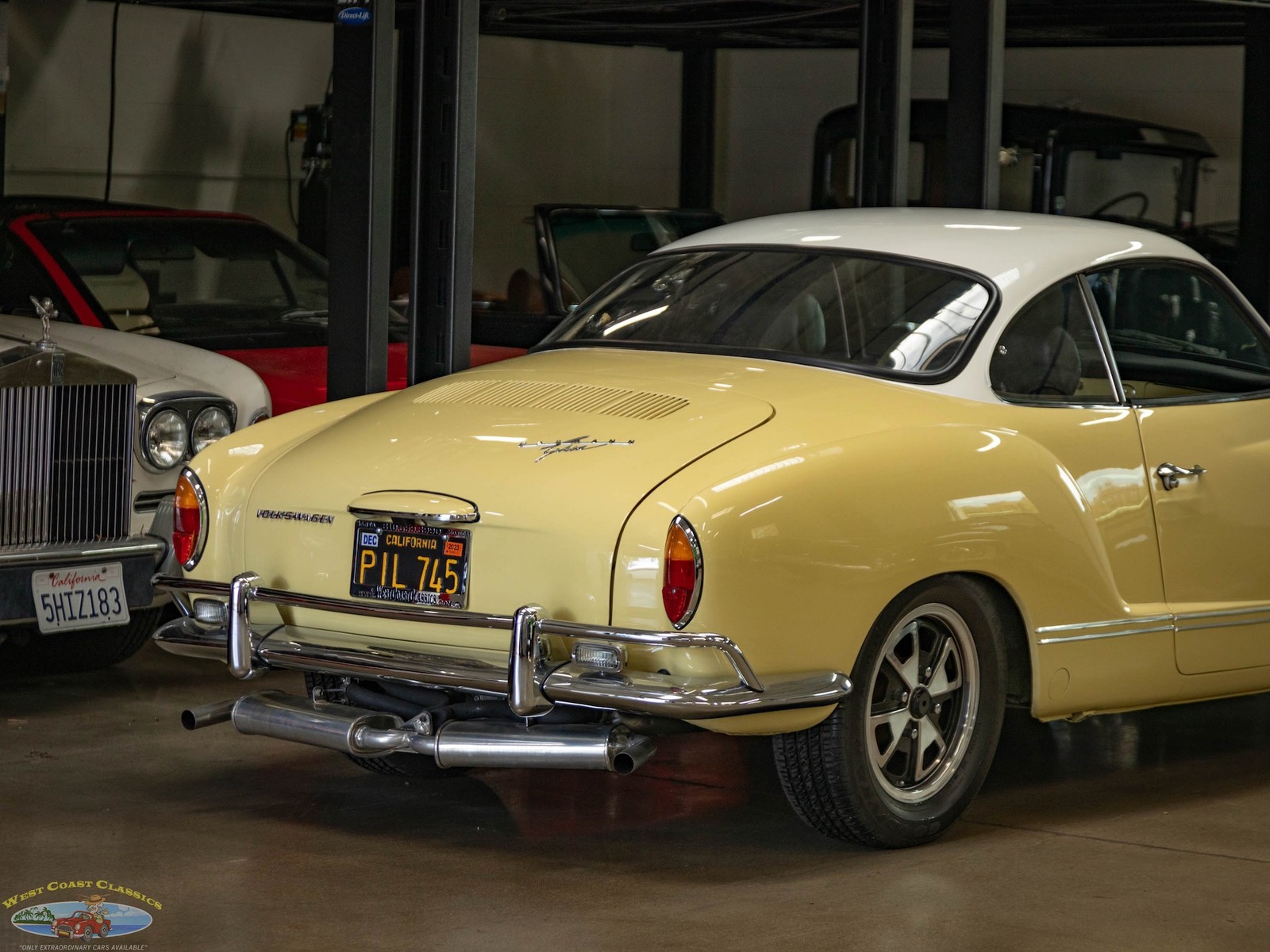 Volkswagen-Karmann-Ghia-1964-2-Door-Coupe-24