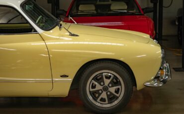 Volkswagen-Karmann-Ghia-1964-2-Door-Coupe-3