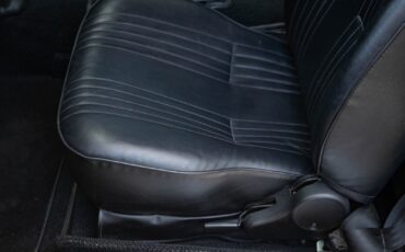 Volkswagen-Karmann-Ghia-1964-2-Door-Coupe-31