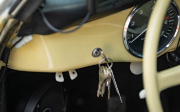 Volkswagen-Karmann-Ghia-1964-2-Door-Coupe-34