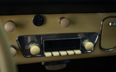 Volkswagen-Karmann-Ghia-1964-2-Door-Coupe-37