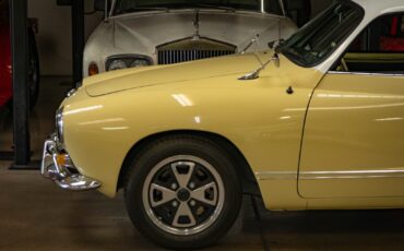 Volkswagen-Karmann-Ghia-1964-2-Door-Coupe-4
