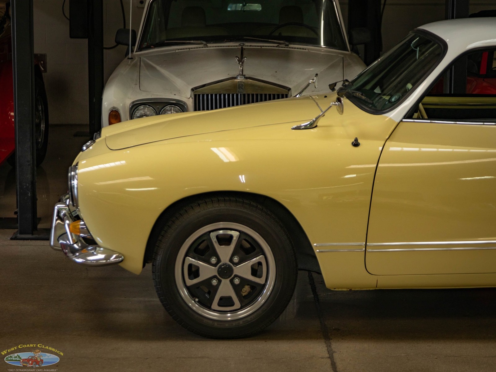 Volkswagen-Karmann-Ghia-1964-2-Door-Coupe-4