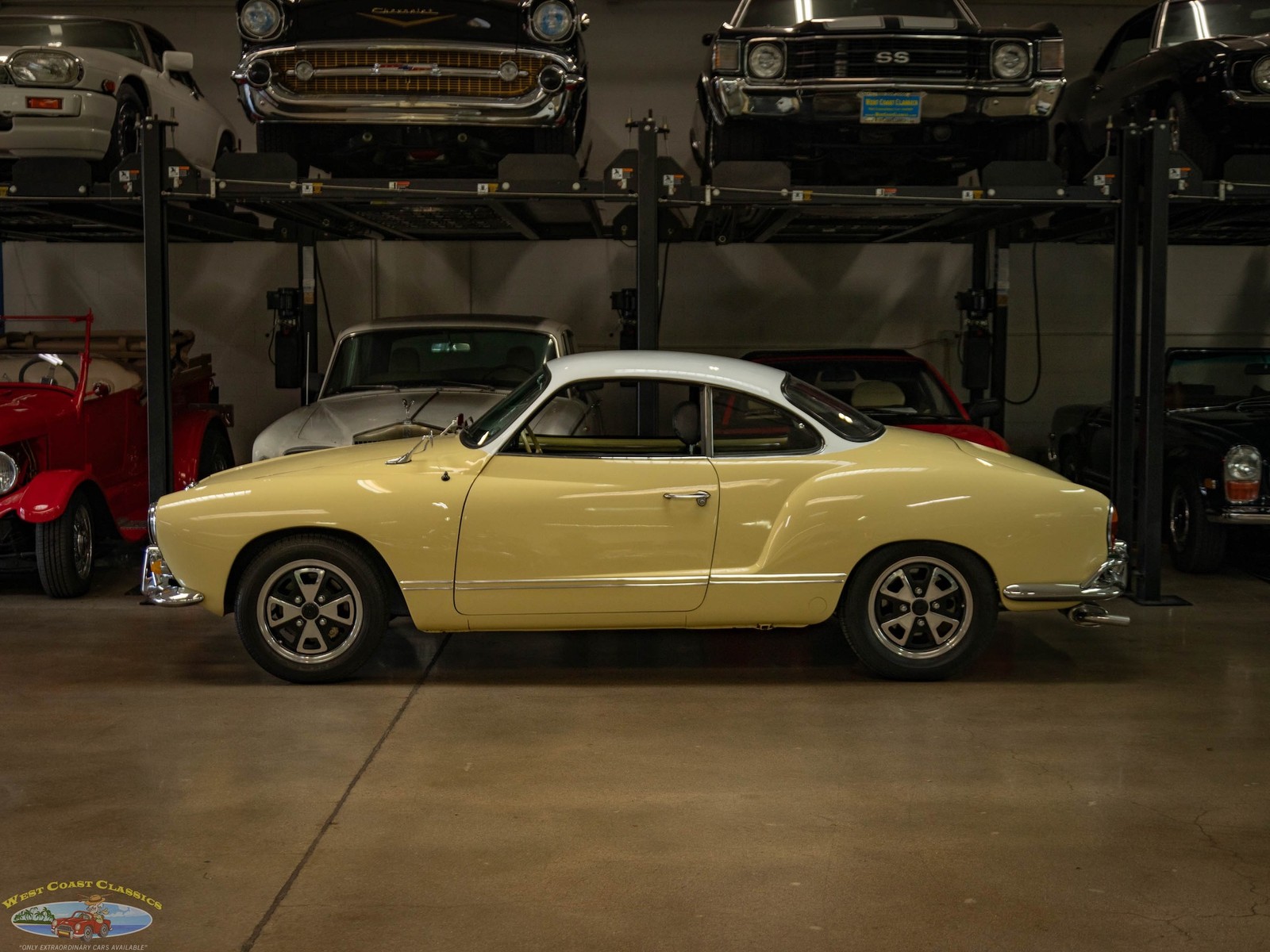 Volkswagen-Karmann-Ghia-1964-2-Door-Coupe-5