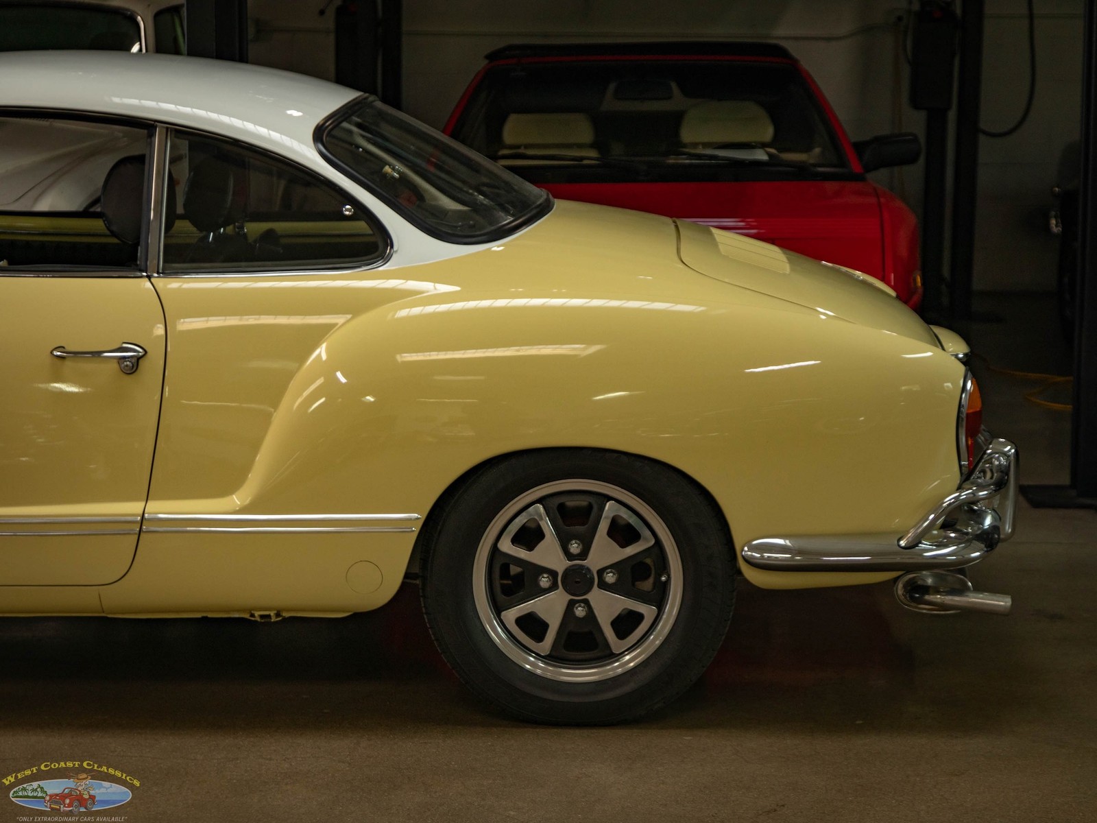 Volkswagen-Karmann-Ghia-1964-2-Door-Coupe-6