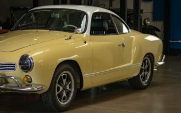 Volkswagen-Karmann-Ghia-1964-2-Door-Coupe-8