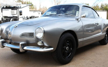 Volkswagen-Karmann-Ghia-1965-Coupe-1