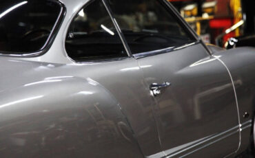 Volkswagen-Karmann-Ghia-1965-Coupe-25