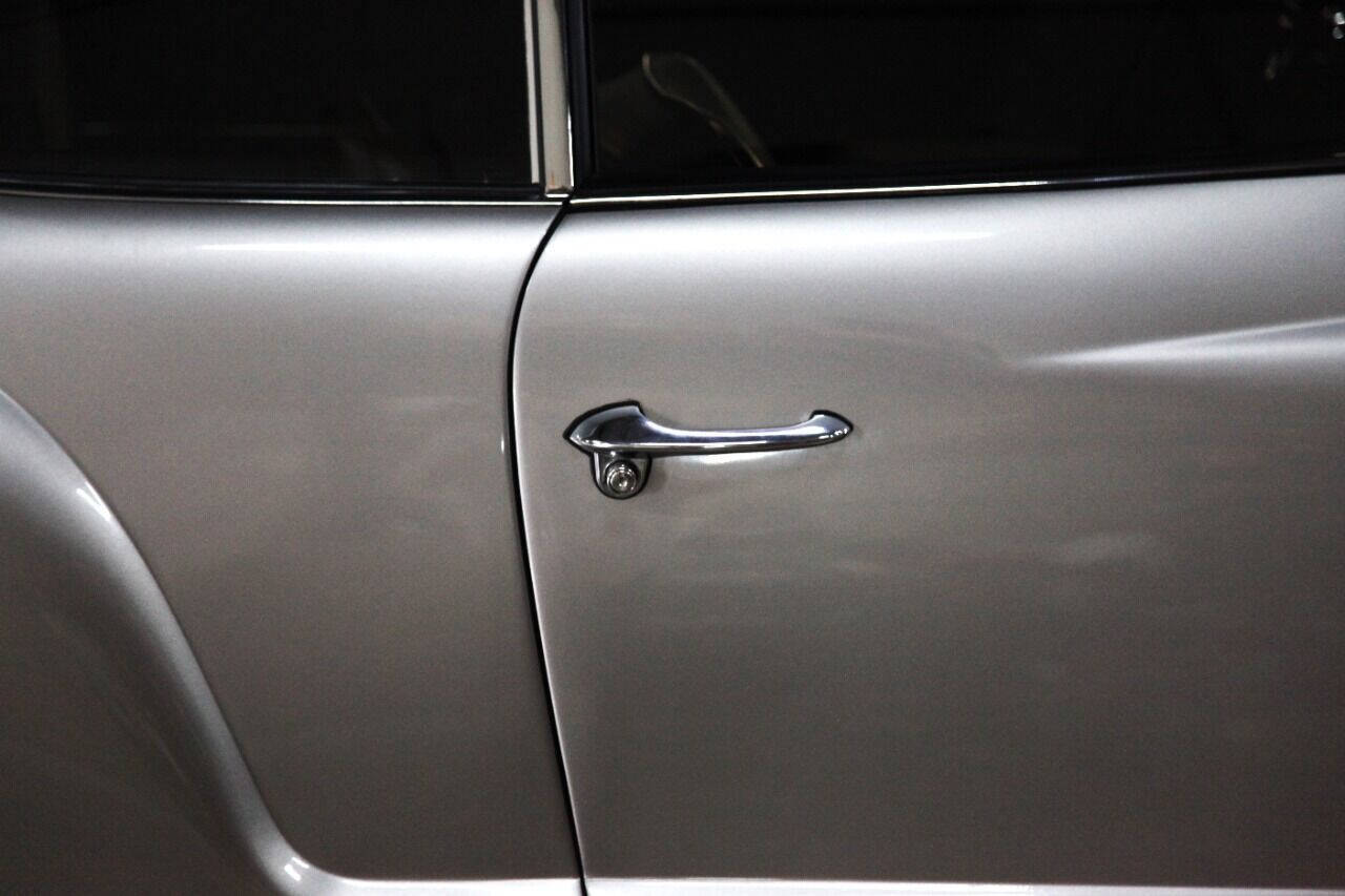 Volkswagen-Karmann-Ghia-1965-Coupe-26