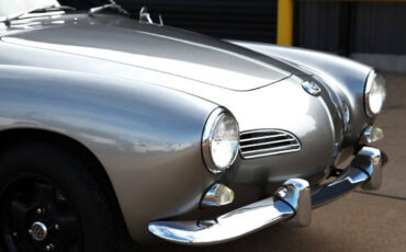 Volkswagen-Karmann-Ghia-1965-Coupe-3