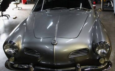 Volkswagen-Karmann-Ghia-1965-Coupe-31