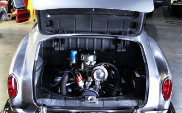 Volkswagen-Karmann-Ghia-1965-Coupe-35