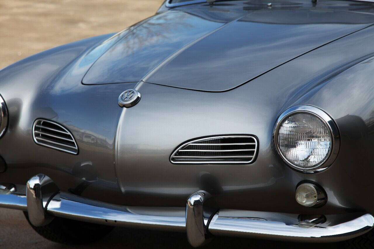 Volkswagen-Karmann-Ghia-1965-Coupe-5