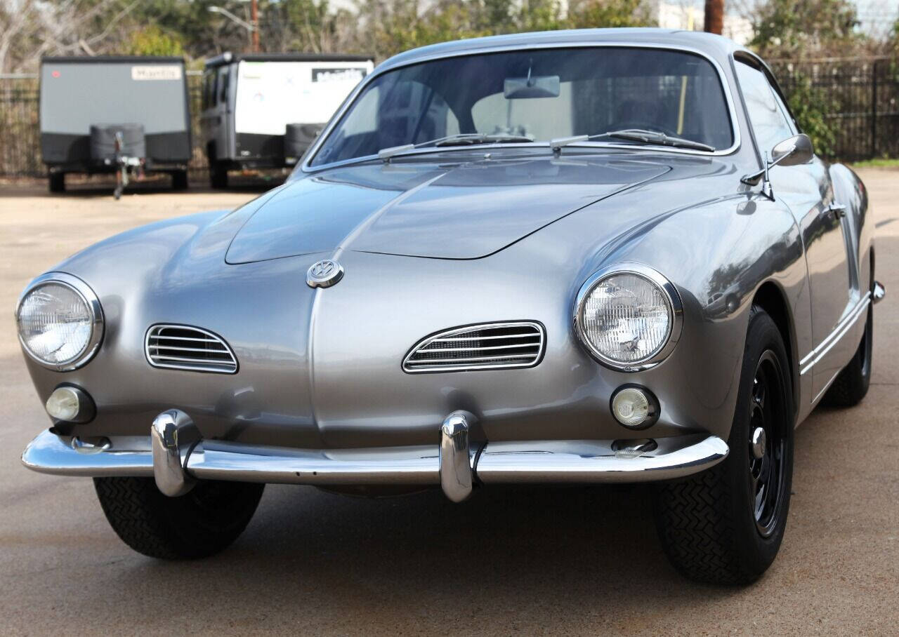 Volkswagen-Karmann-Ghia-1965-Coupe-6