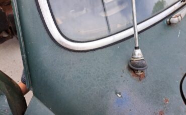Volkswagen-Karmann-Ghia-1969-Convertible-17