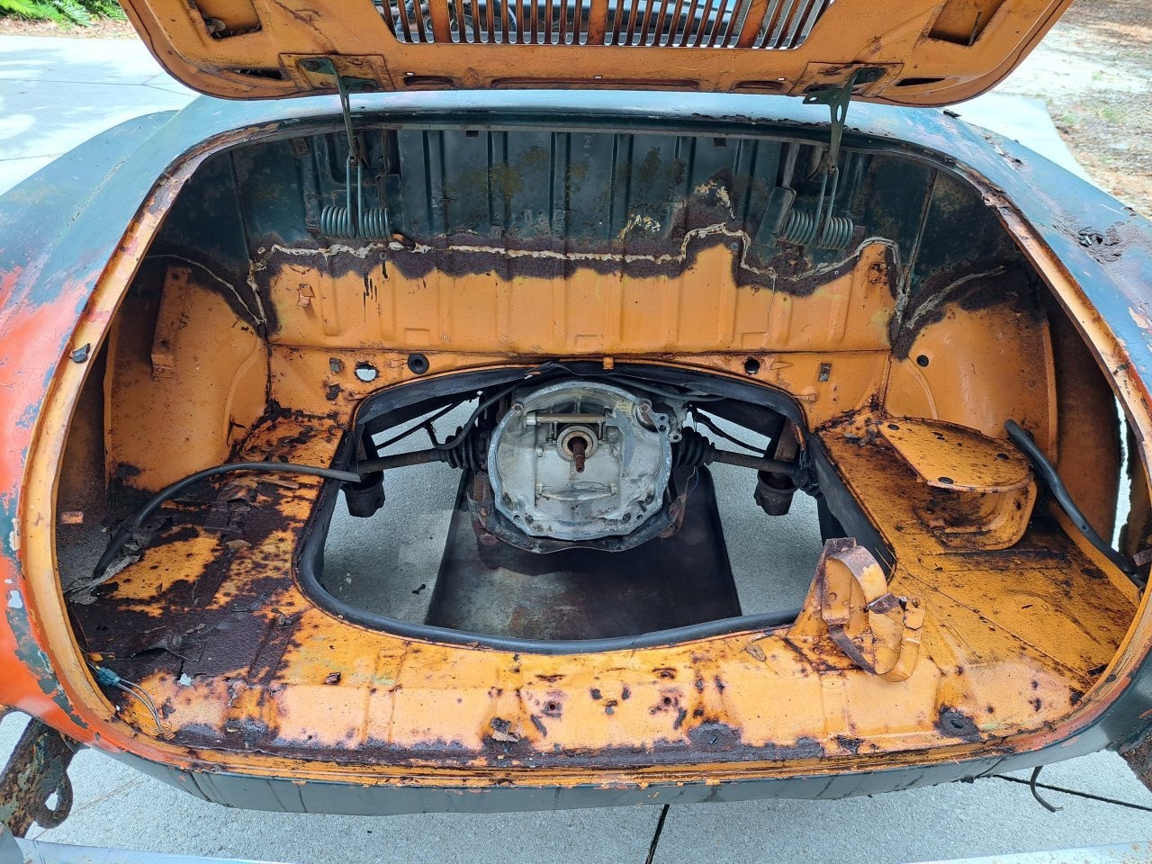 Volkswagen-Karmann-Ghia-1969-Convertible-21