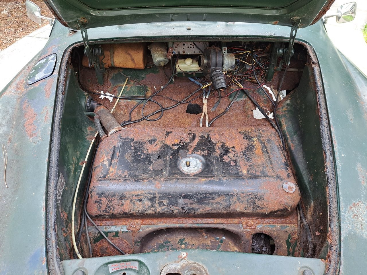 Volkswagen-Karmann-Ghia-1969-Convertible-22