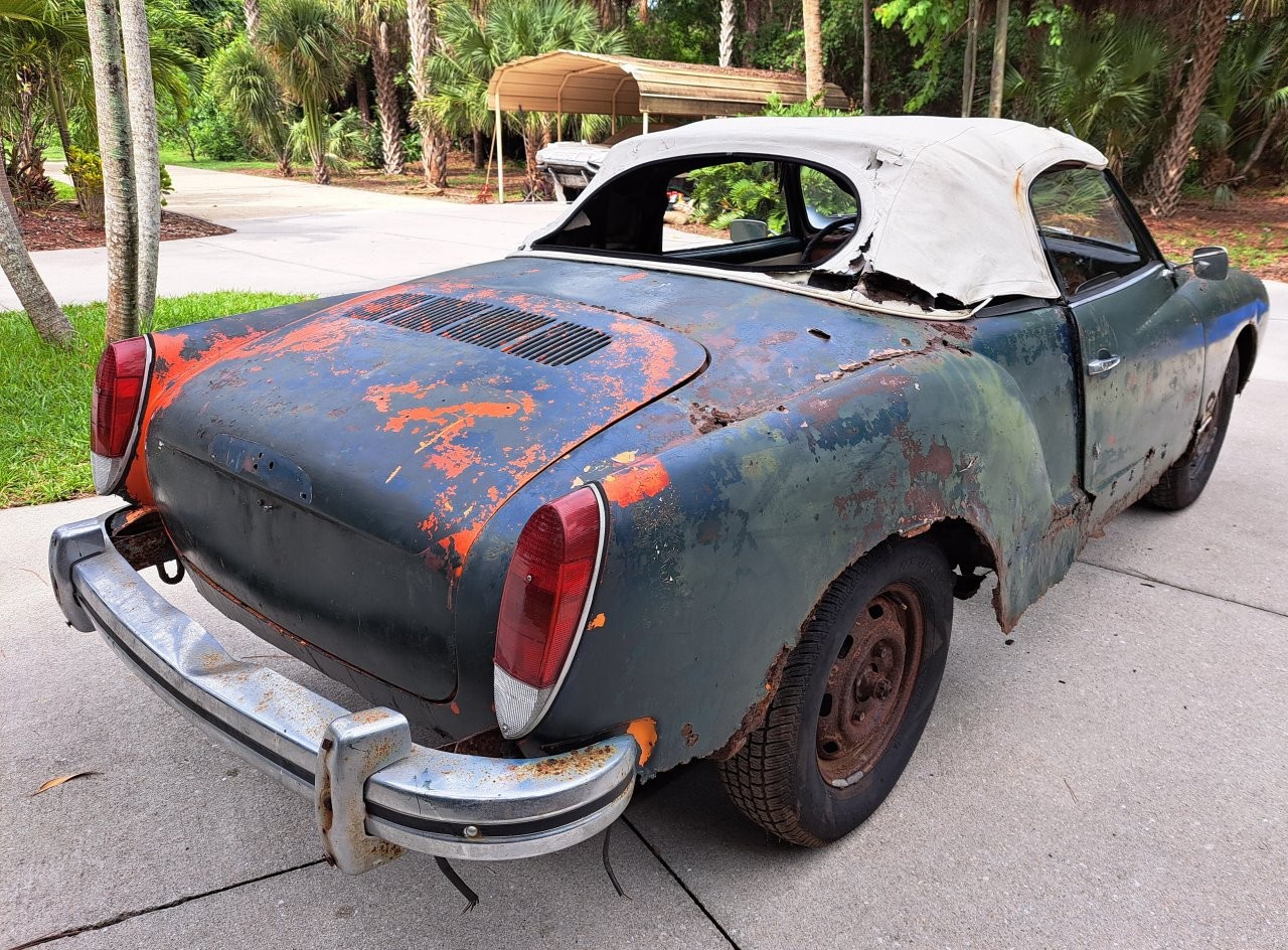 Volkswagen-Karmann-Ghia-1969-Convertible-6