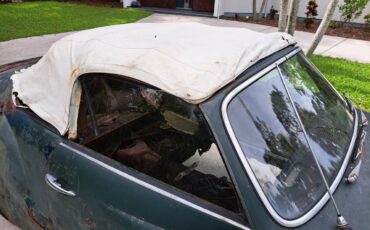 Volkswagen-Karmann-Ghia-1969-Convertible-8