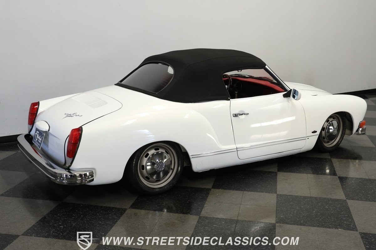 Volkswagen-Karmann-Ghia-1973-Convertible-11
