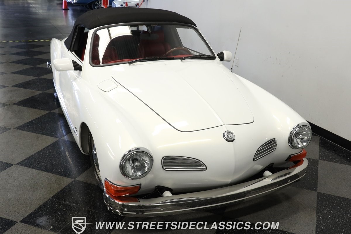 Volkswagen-Karmann-Ghia-1973-Convertible-14