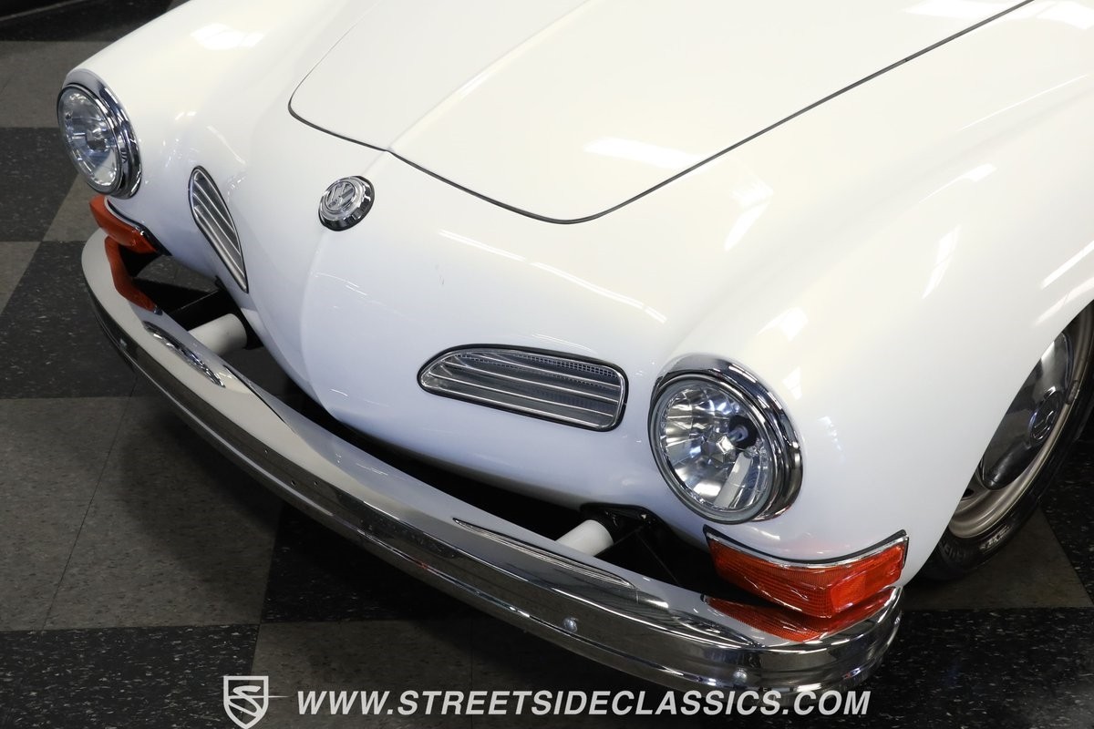 Volkswagen-Karmann-Ghia-1973-Convertible-18