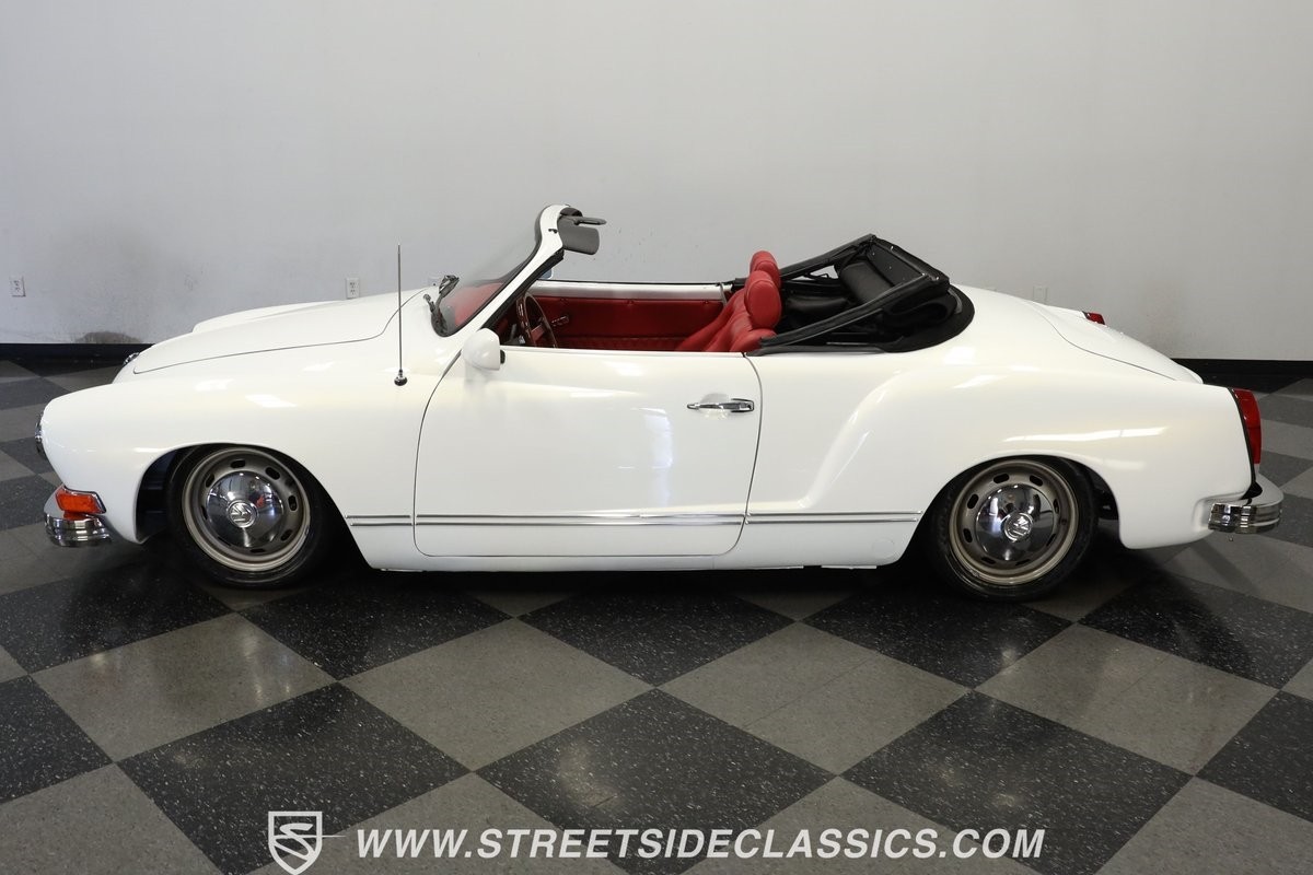 Volkswagen-Karmann-Ghia-1973-Convertible-2