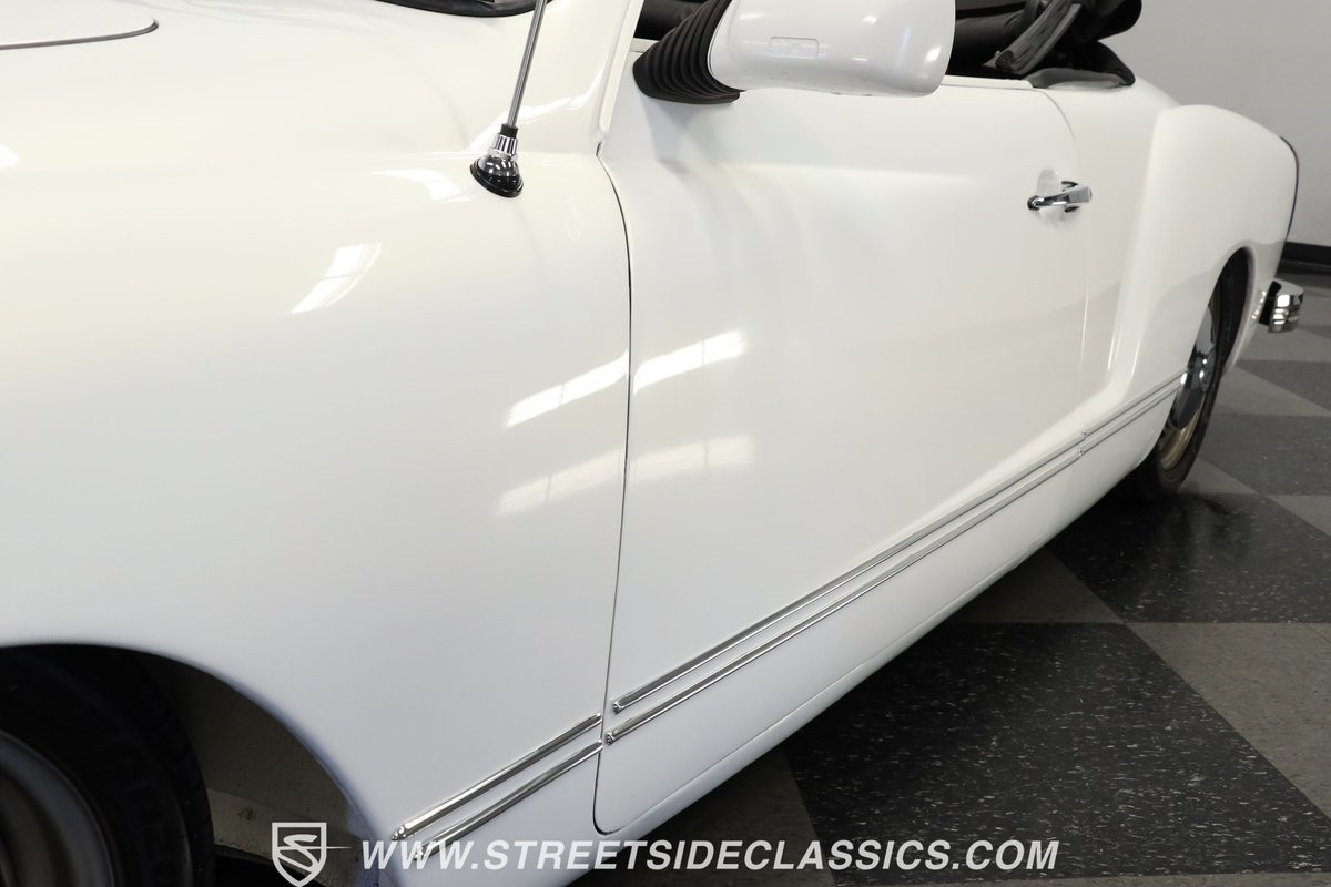 Volkswagen-Karmann-Ghia-1973-Convertible-21