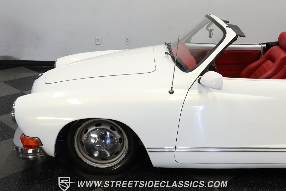 Volkswagen-Karmann-Ghia-1973-Convertible-22