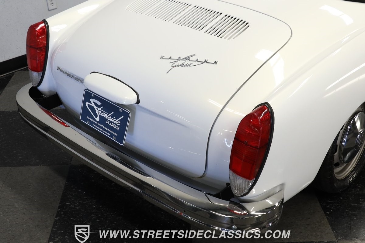 Volkswagen-Karmann-Ghia-1973-Convertible-24