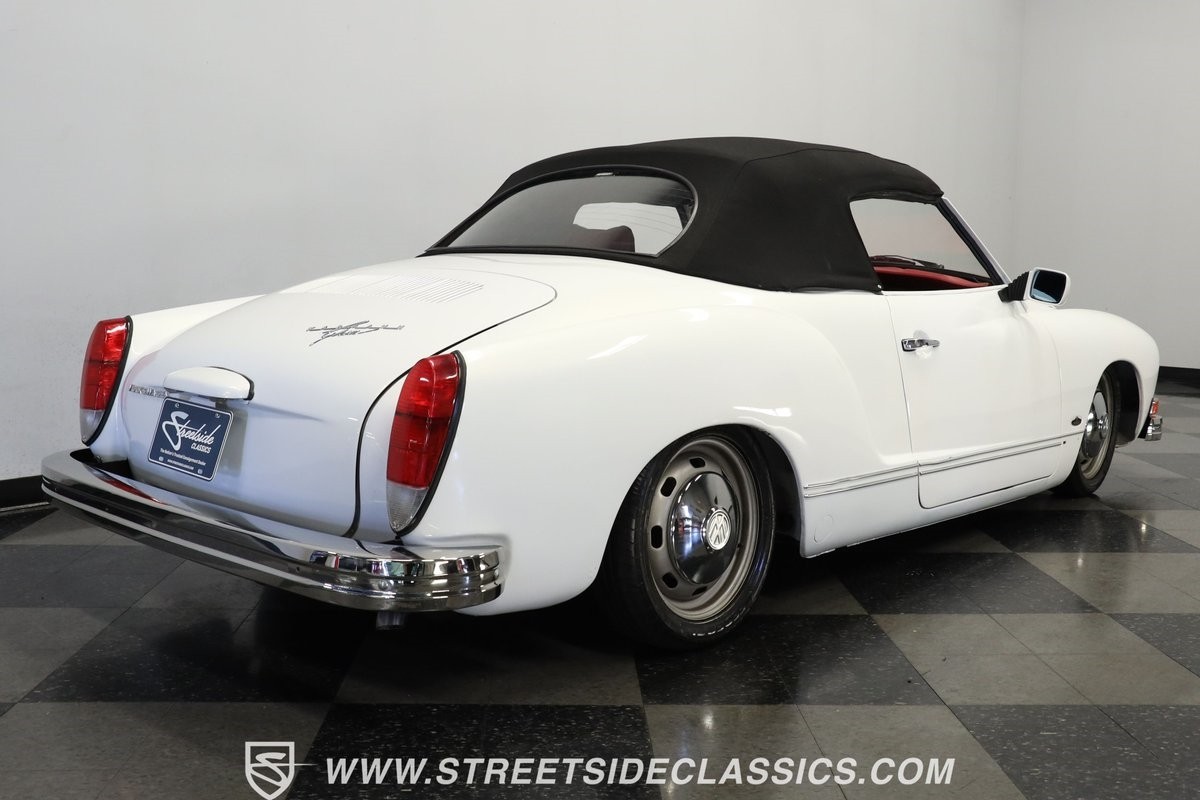 Volkswagen-Karmann-Ghia-1973-Convertible-25