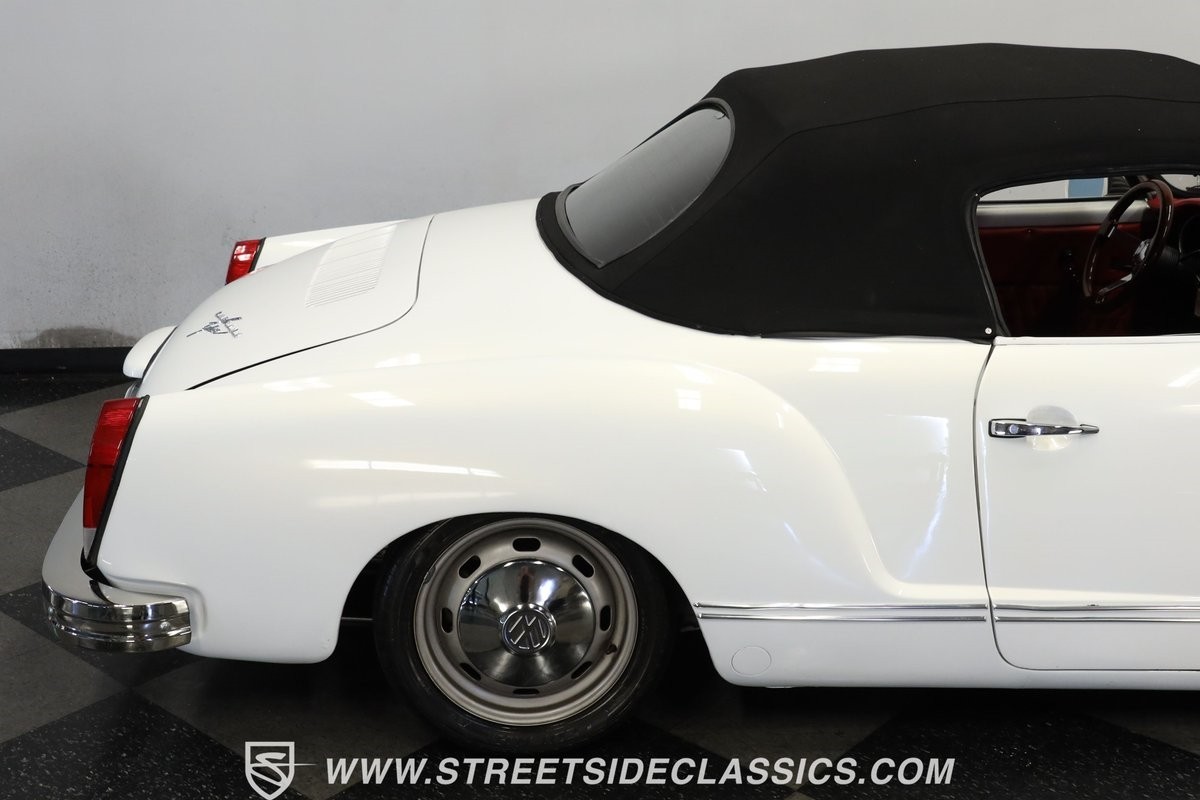 Volkswagen-Karmann-Ghia-1973-Convertible-27