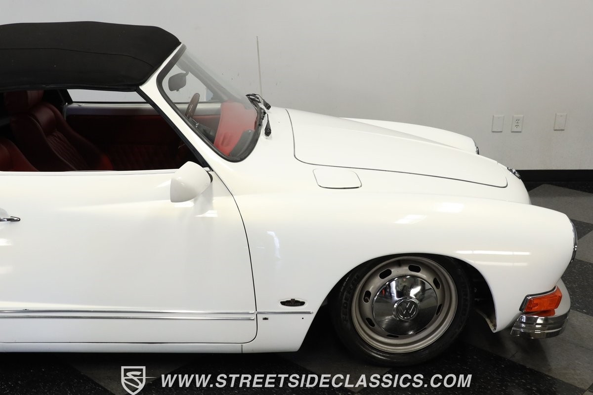 Volkswagen-Karmann-Ghia-1973-Convertible-28
