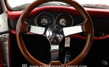 Volkswagen-Karmann-Ghia-1973-Convertible-36
