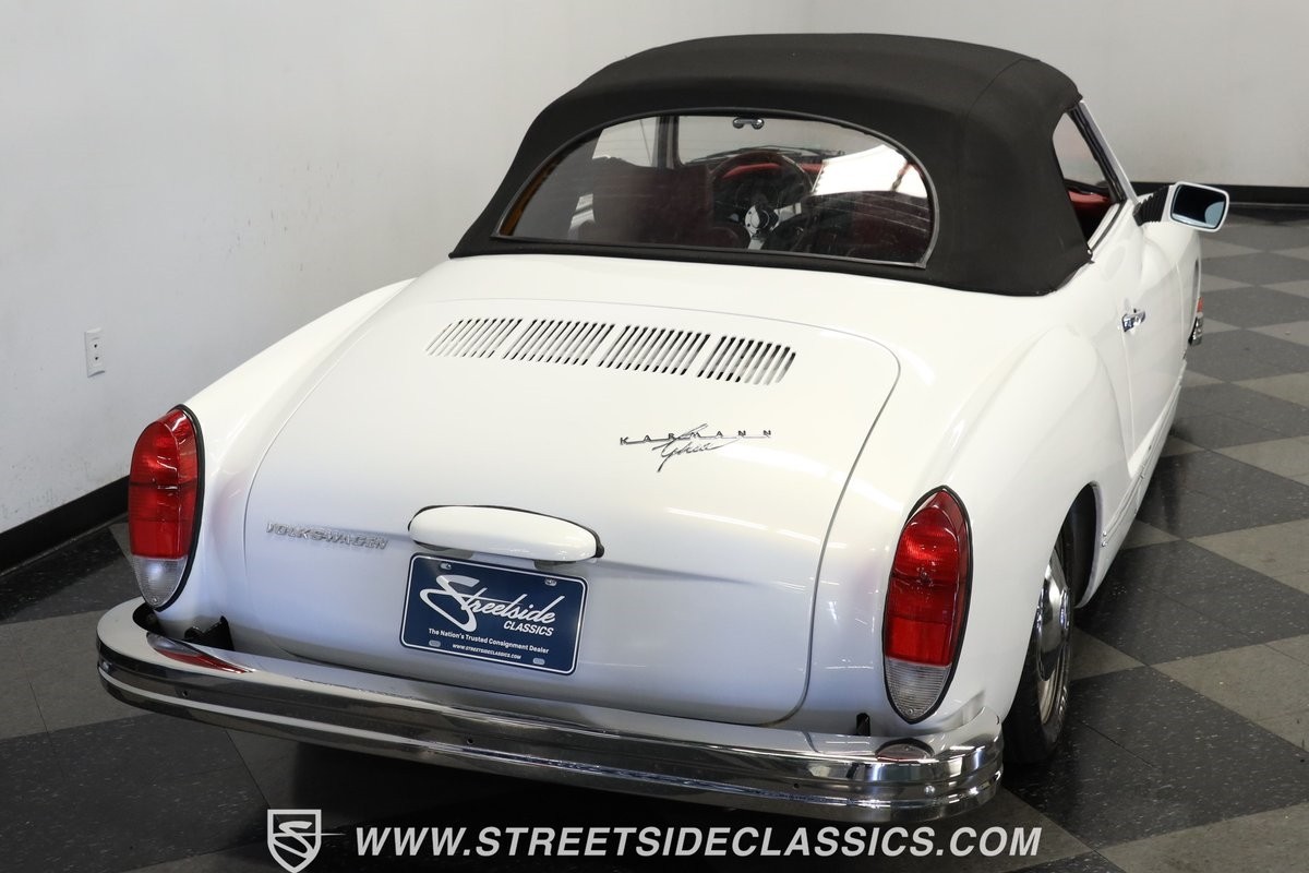 Volkswagen-Karmann-Ghia-1973-Convertible-9