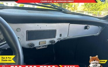 Volkswagen-Karmann-Ghia-1973-Coupe-15