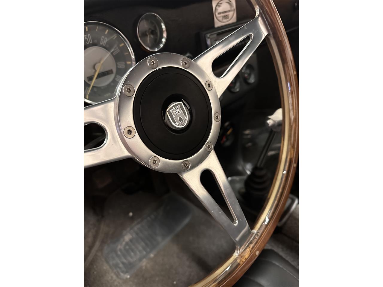Volkswagen-Karmann-ghia-1970-Orange-Black-10