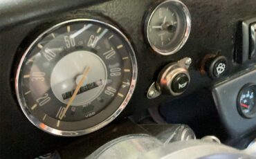 Volkswagen-Karmann-ghia-1970-Orange-Black-11