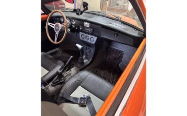 Volkswagen-Karmann-ghia-1970-Orange-Black-12