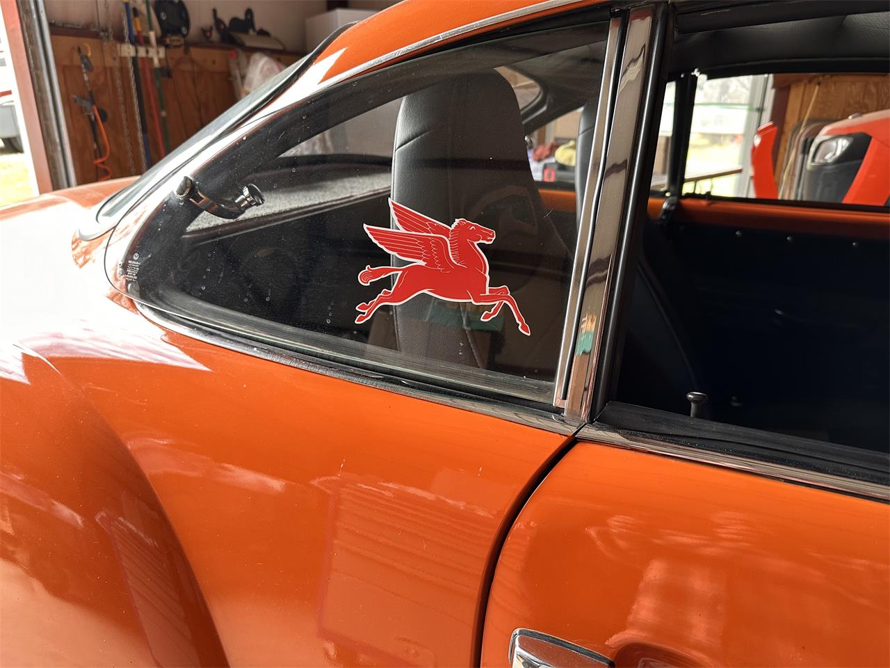 Volkswagen-Karmann-ghia-1970-Orange-Black-17