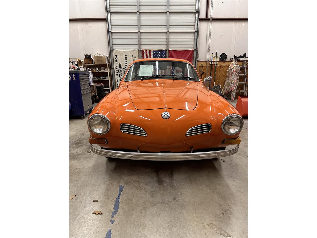 Volkswagen-Karmann-ghia-1970-Orange-Black-2