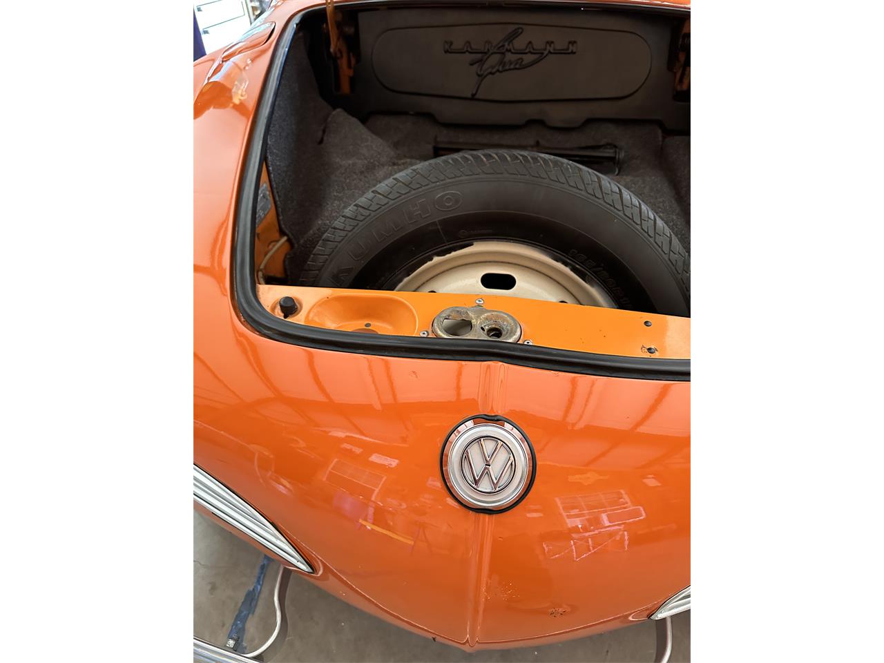 Volkswagen-Karmann-ghia-1970-Orange-Black-5