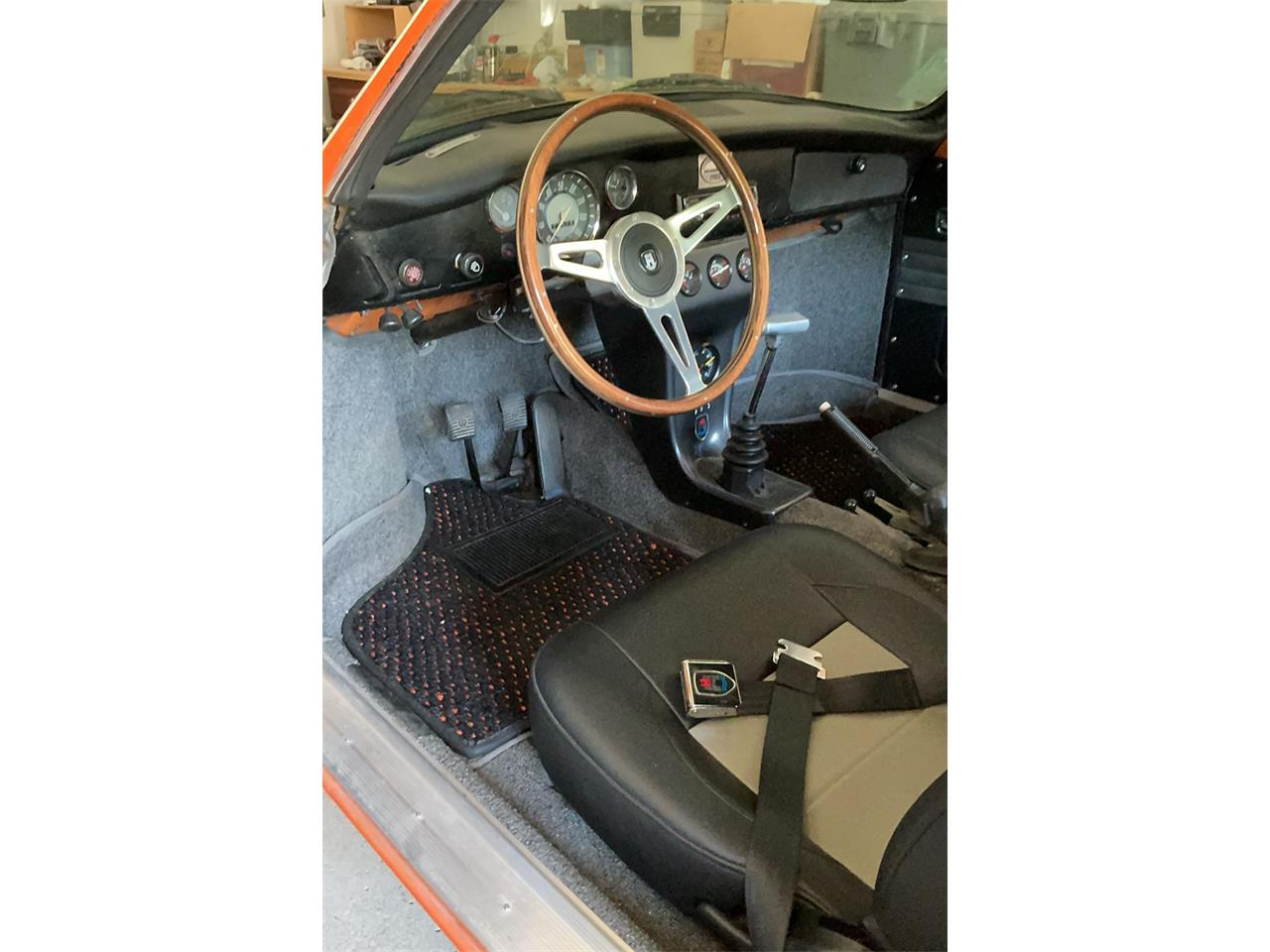Volkswagen-Karmann-ghia-1970-Orange-Black-9