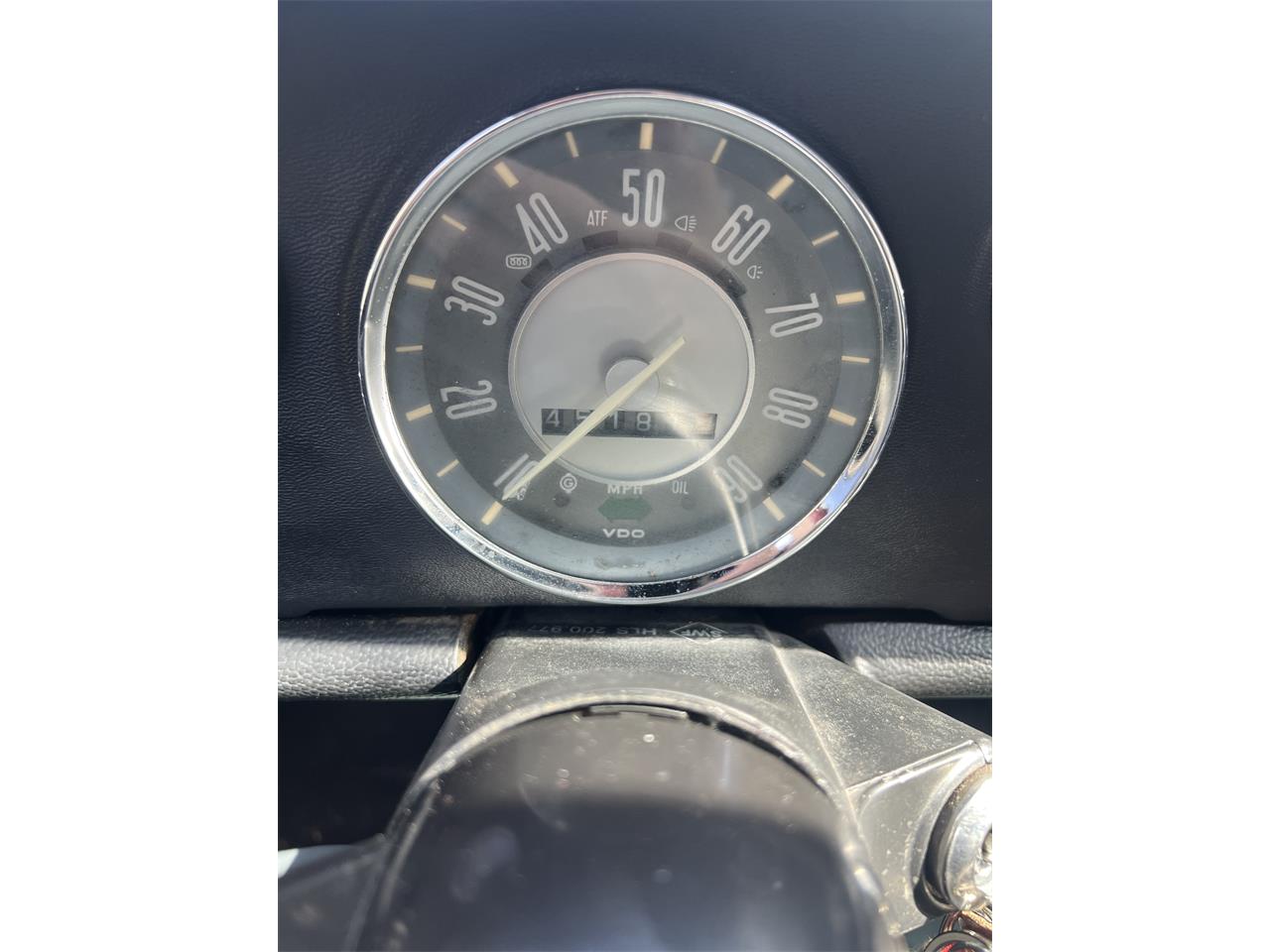 Volkswagen-Karmann-ghia-1971-White-Black-10