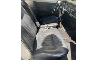 Volkswagen-Karmann-ghia-1971-White-Black-16